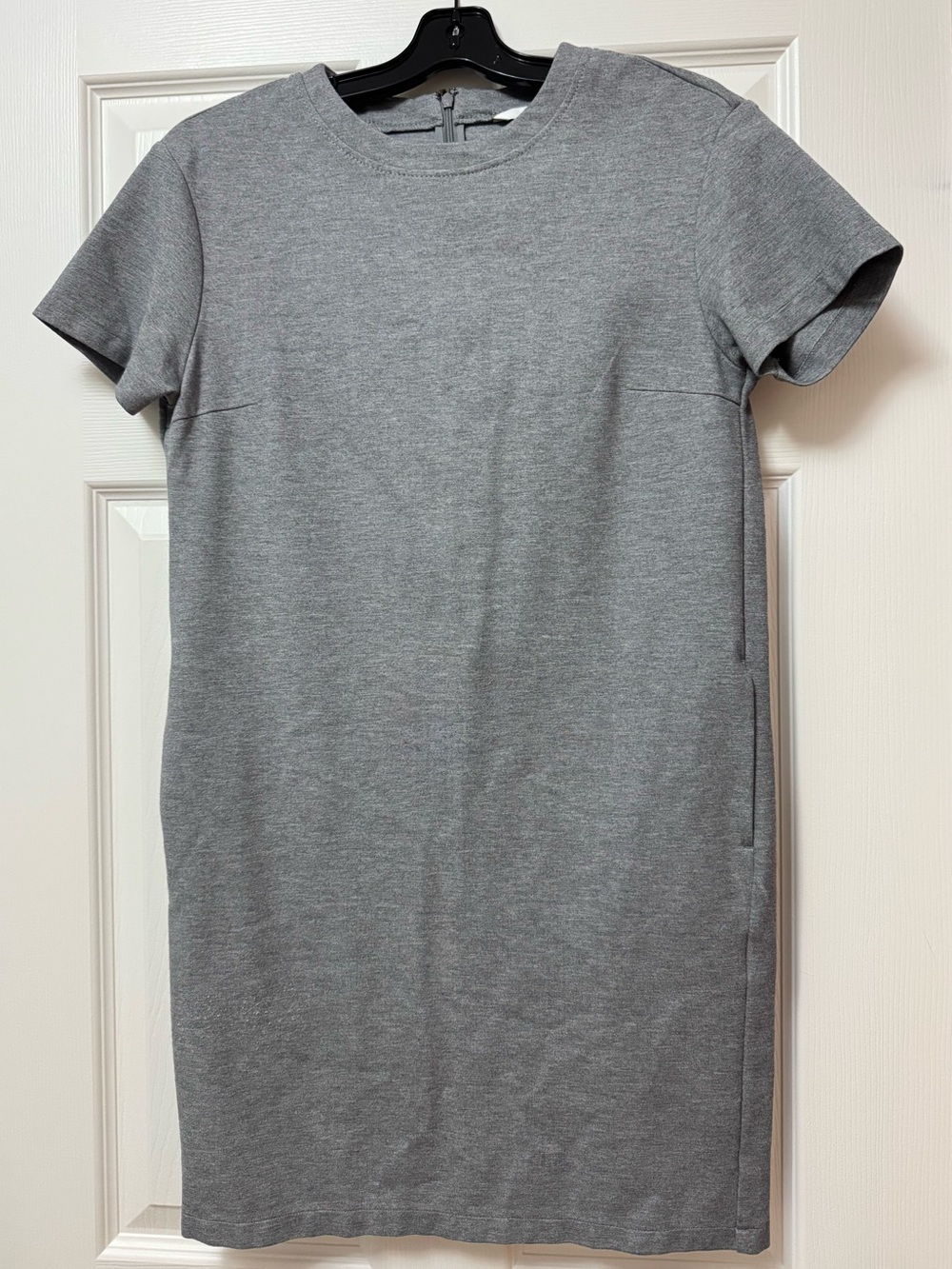 Uniqlo Grey Short-Sleeve Midi Dress